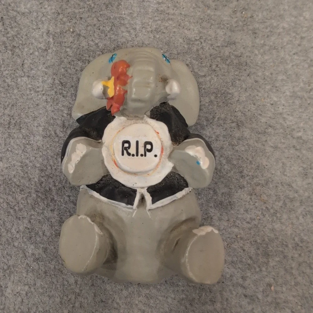 Vintage 1988 Terry Estvold RIP GOP Elephant Tuxedo Figurine Political Satire - Picture 1 of 4